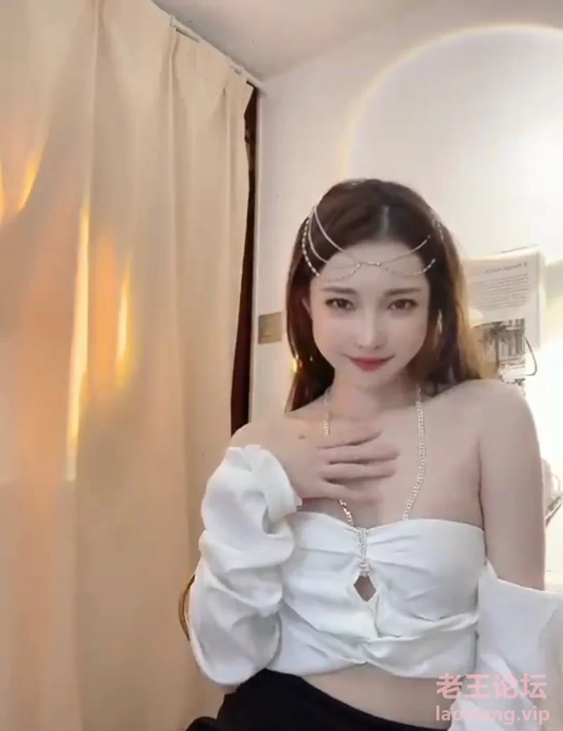 [国产主播]
[已失效] [转载搬运] 半糖超级极品御姐主播 姜小妮/小云宝 跑车加微大尺度福利视频 [56v+1.95g][百度盘]